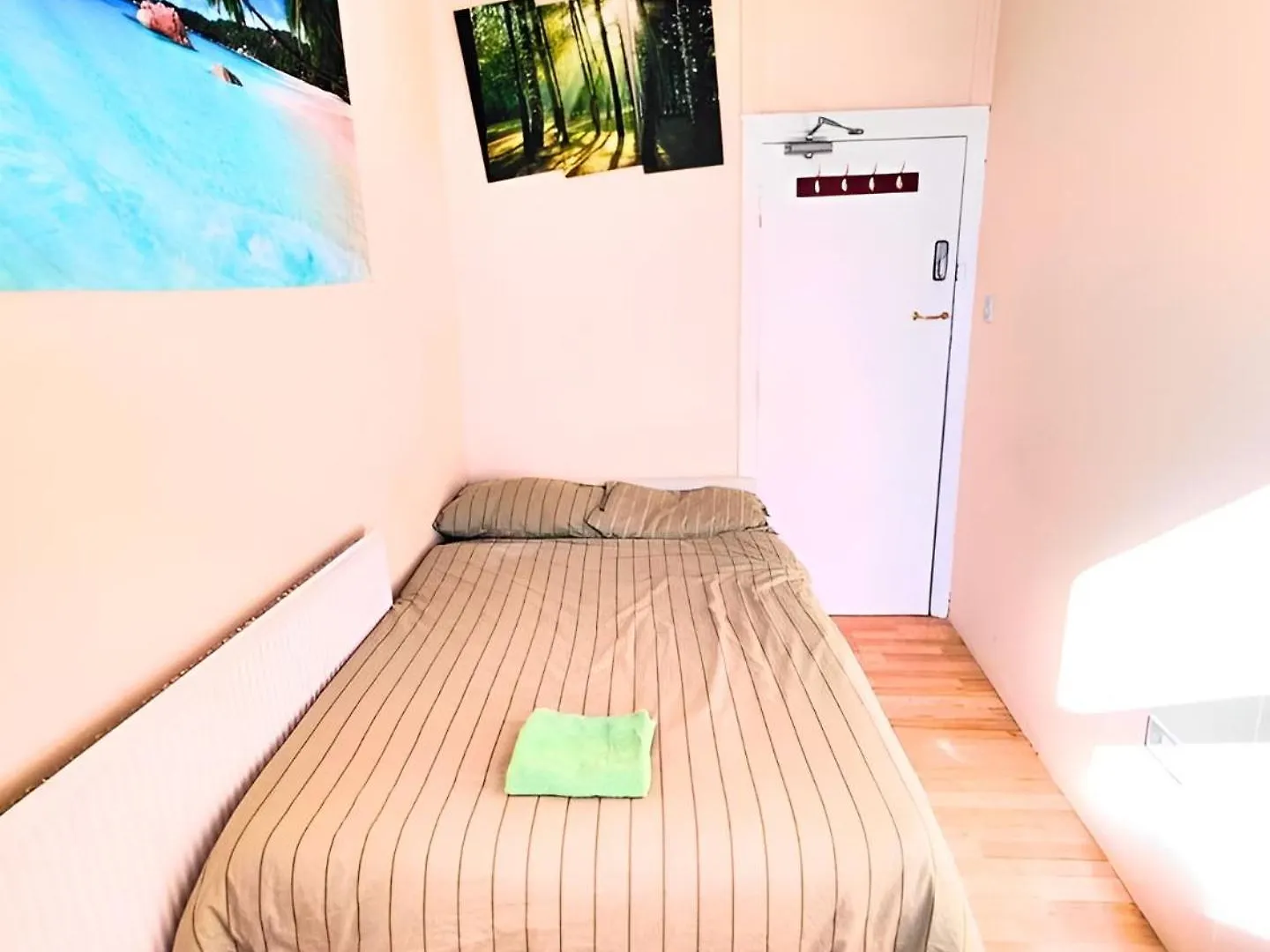 Guest house East London Escape Hotel