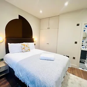  Guest house Holly A Mini Great Location For Tourist!!!